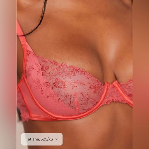 Sexy pink lingerie set from lounge - Picture 4 of 6